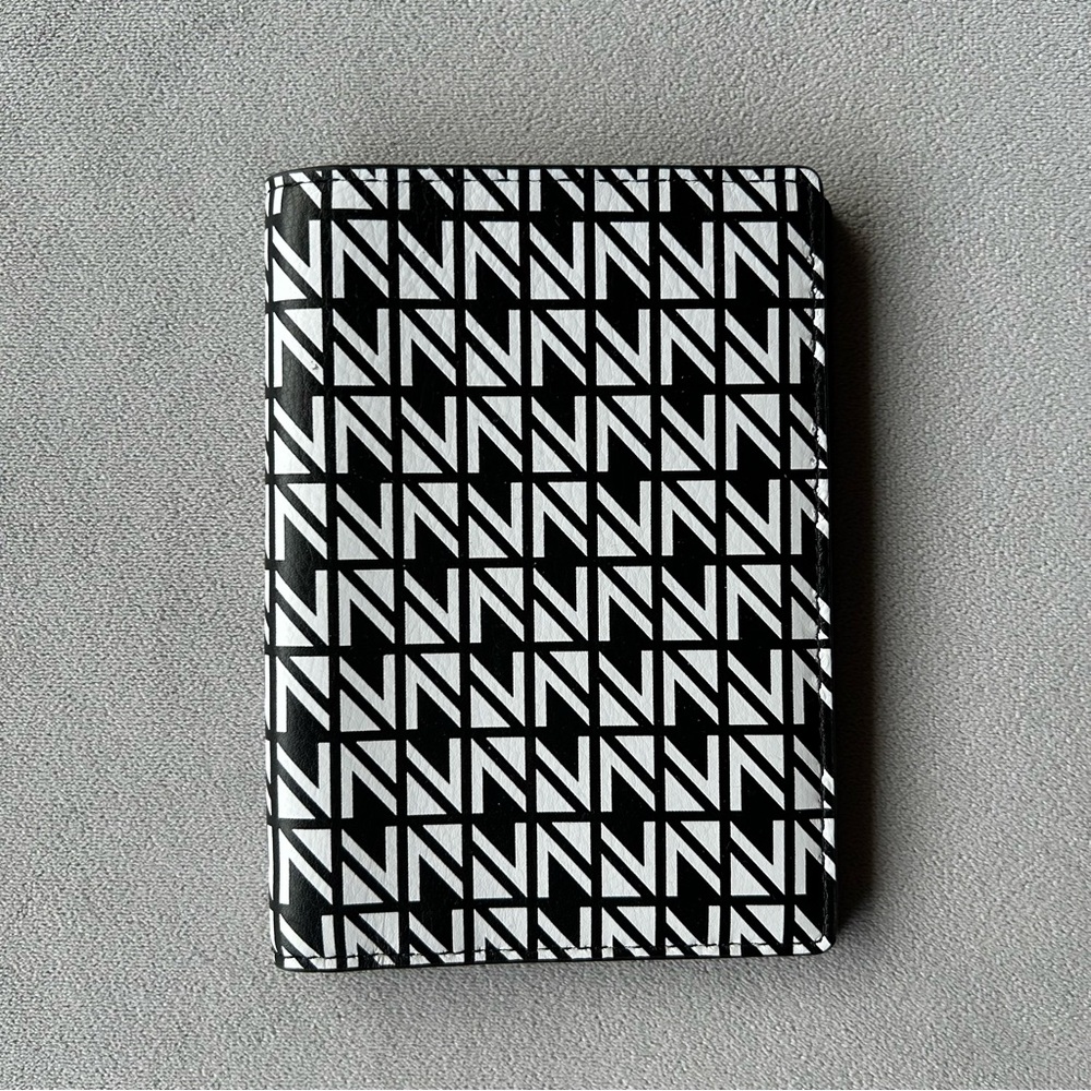 Nordstrom ~ Bifold Leather Wallet